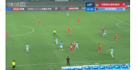 2V3！钟义浩助攻纳萨里奥抽射近角破门，河南1-0领先新鹏城配图