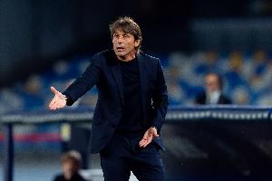 记者：孔蒂大概率会休息一年，但如果尤文邀请这种确定性就会动摇配图