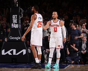 布伦森下半场强势回归！大桥：他会继续战斗 我们紧随其后一起拼配图