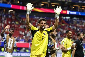 澎湃:佛得角40岁门将沃齐尼亚一战封神,5万欧身价零封5亿欧豪门配图