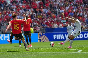 埃及1-0领先比利时！萨拉赫助攻阿舒尔远射破门 库尔图瓦鞭长莫及配图